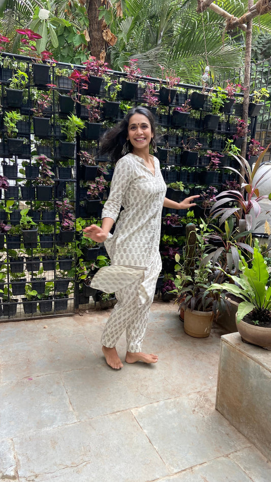 WHITE COTTON KURTI WITH Brown BAGH HAND BLOCK PRINT