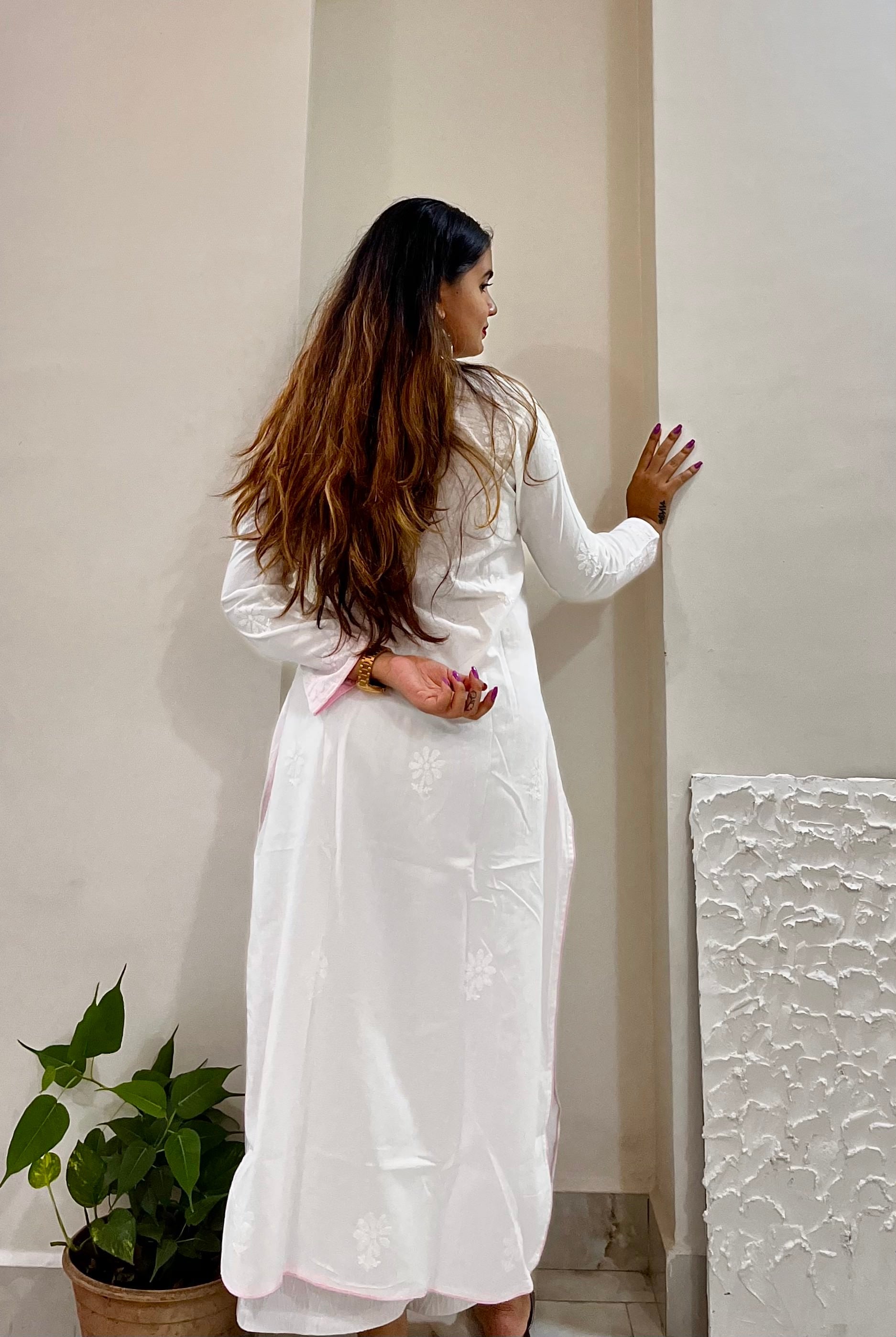 White Muslin Masakkali Tier Gown Lucknowi Chikankari Flare Kurti -  TheChikanLabel | Lucknow Chikankari Kurtis & Suits