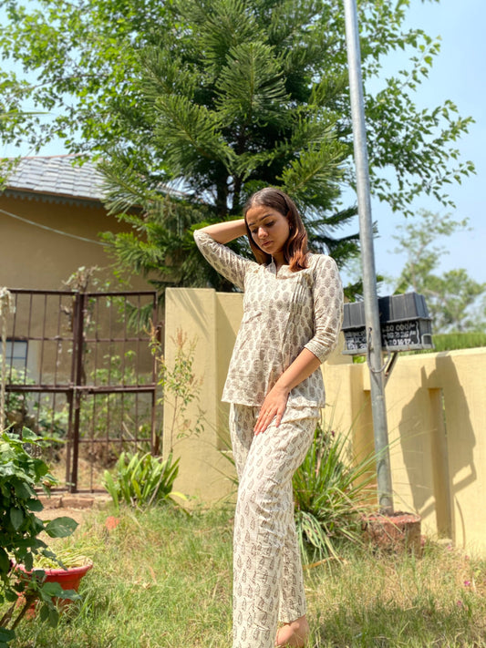 WHITE COTTON TOP WITH  BROWN BAGH HAND BLOCK PRINT