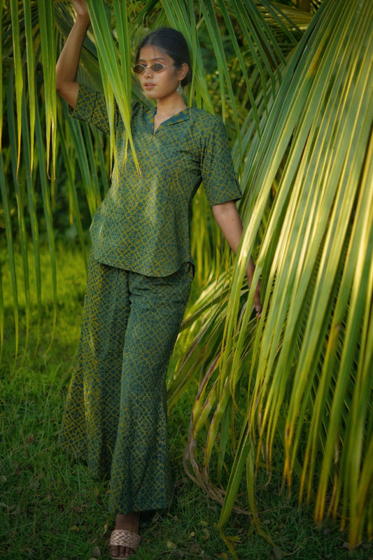 Green Handloom Kurta Pant with Criss-cross Ajrakh Hand-Block Prints